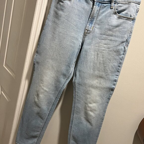 Light Blue Old Navy Straight Fit Jeans - Size 8 - Picture 2 of 5